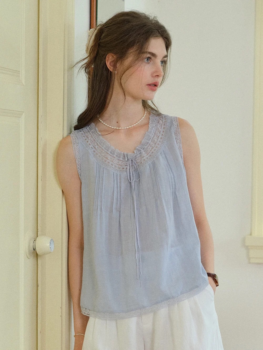 NWT Simple Retro ALAYNA ROUND NECK LACE BLOUSE